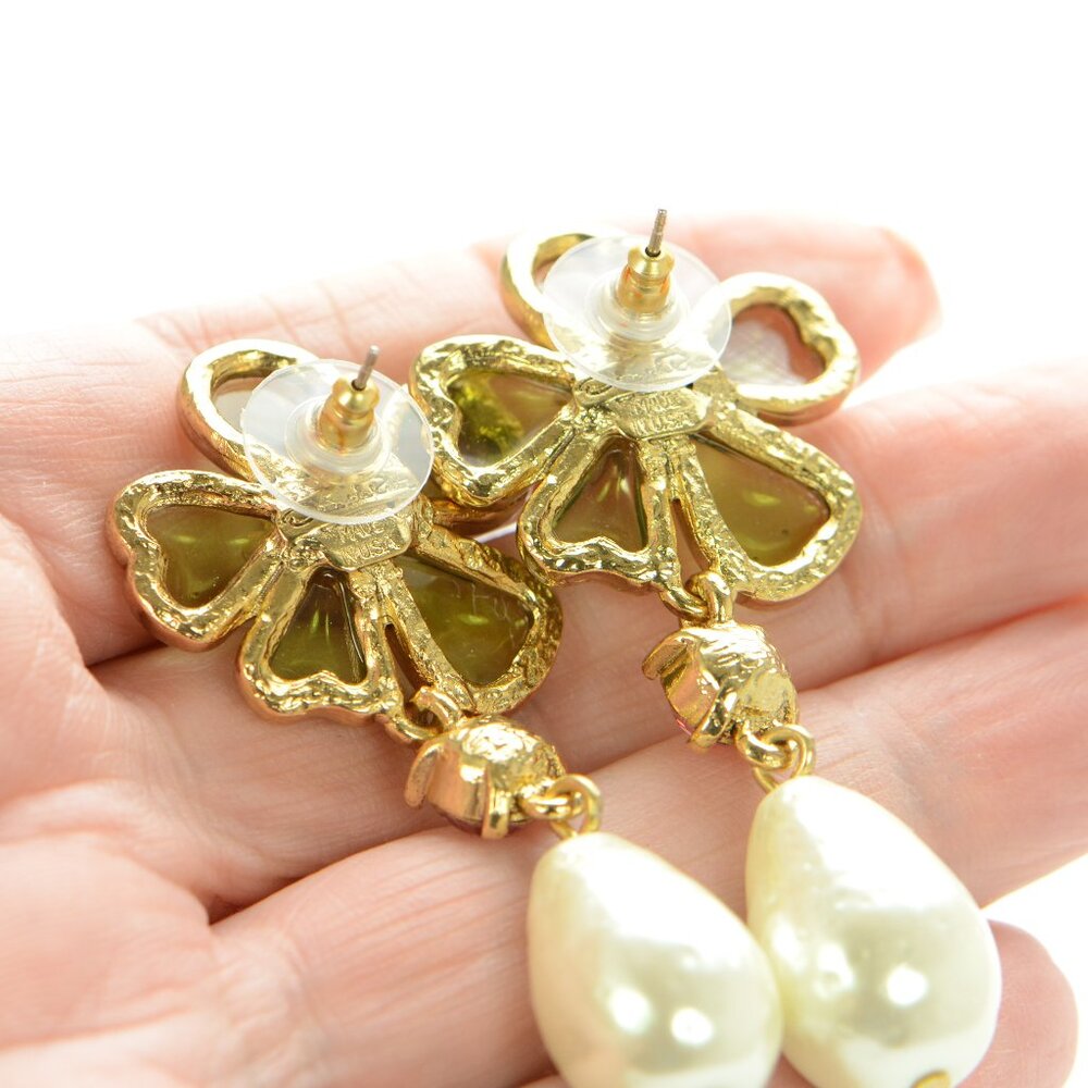 Oscar de la Renta Cloudy Resin Pearl Drop Earrings - Picture 5 of 10